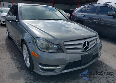 2013 Mercedes-Benz C 300 Luxury 4Matic/Sport 4Matic from USA, damaged, VIN WDDGF8AB2DR242498